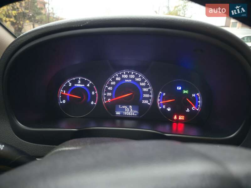 Внедорожник / Кроссовер Hyundai Santa FE 2012 в Одессе