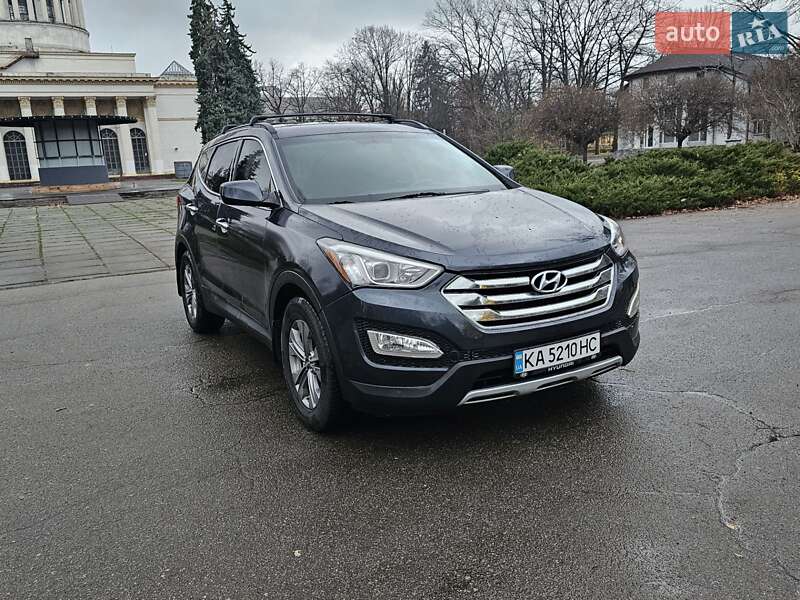 Внедорожник / Кроссовер Hyundai Santa FE 2015 в Киеве