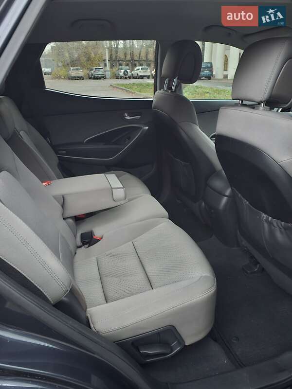 Внедорожник / Кроссовер Hyundai Santa FE 2015 в Киеве