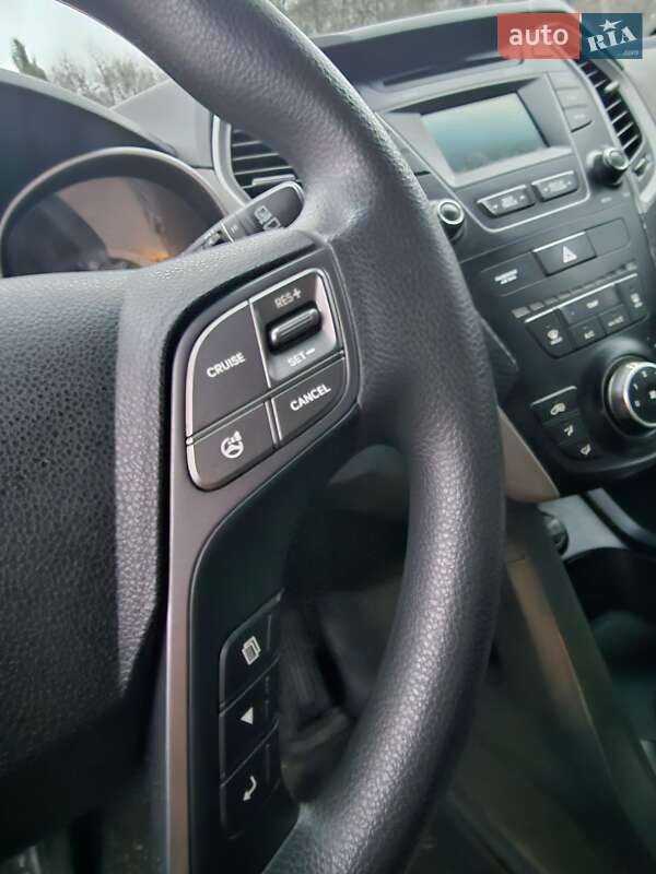 Внедорожник / Кроссовер Hyundai Santa FE 2015 в Киеве