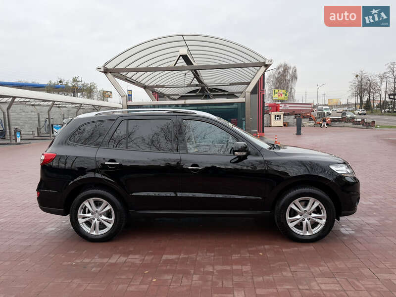 Внедорожник / Кроссовер Hyundai Santa FE 2010 в Ровно