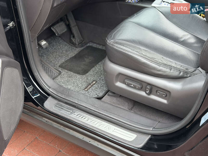 Внедорожник / Кроссовер Hyundai Santa FE 2010 в Ровно