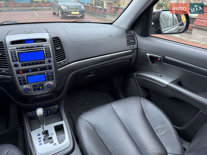 Внедорожник / Кроссовер Hyundai Santa FE 2010 в Ровно