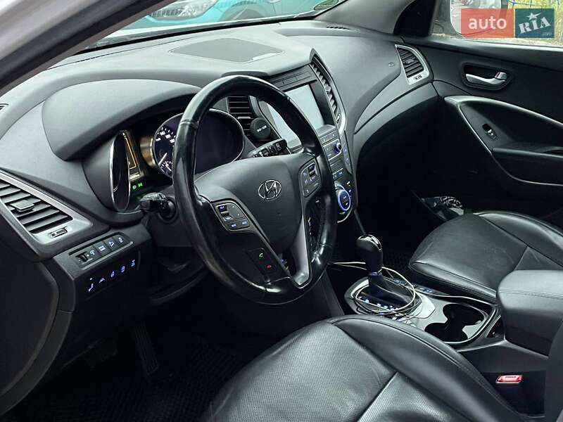 Позашляховик / Кросовер Hyundai Santa FE 2015 в Києві