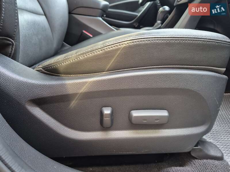 Позашляховик / Кросовер Hyundai Santa FE 2016 в Чернівцях фото 16 Позашляховик / Кросовер Hyundai Santa FE 2016 в Чернівцях