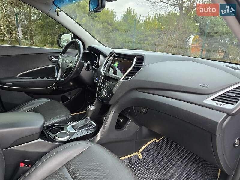 Внедорожник / Кроссовер Hyundai Santa FE 2016 в Хмельницком