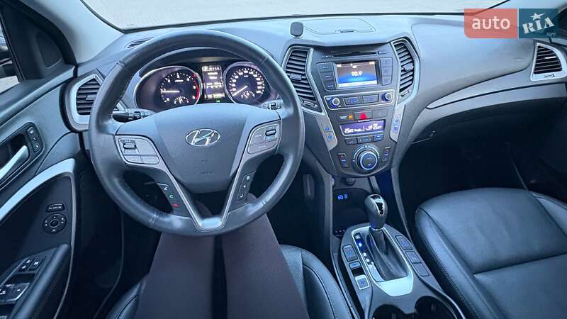 Внедорожник / Кроссовер Hyundai Santa FE 2016 в Виннице