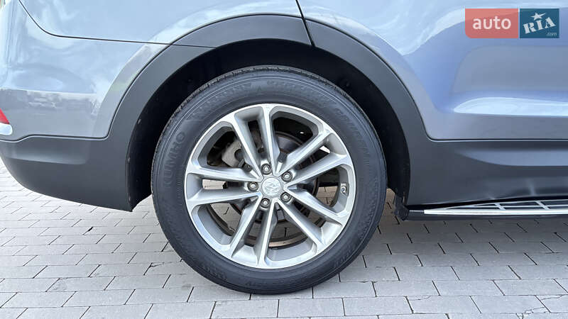 Внедорожник / Кроссовер Hyundai Santa FE 2016 в Виннице