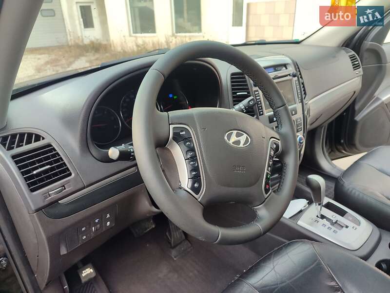 Внедорожник / Кроссовер Hyundai Santa FE 2010 в Ивано-Франковске