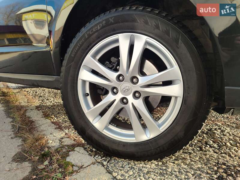 Внедорожник / Кроссовер Hyundai Santa FE 2010 в Ивано-Франковске