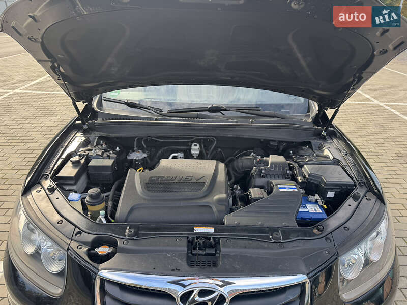 Позашляховик / Кросовер Hyundai Santa FE 2012 в Луцьку