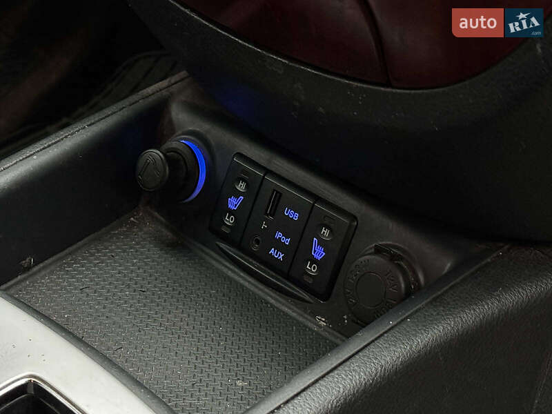 Внедорожник / Кроссовер Hyundai Santa FE 2009 в Киеве