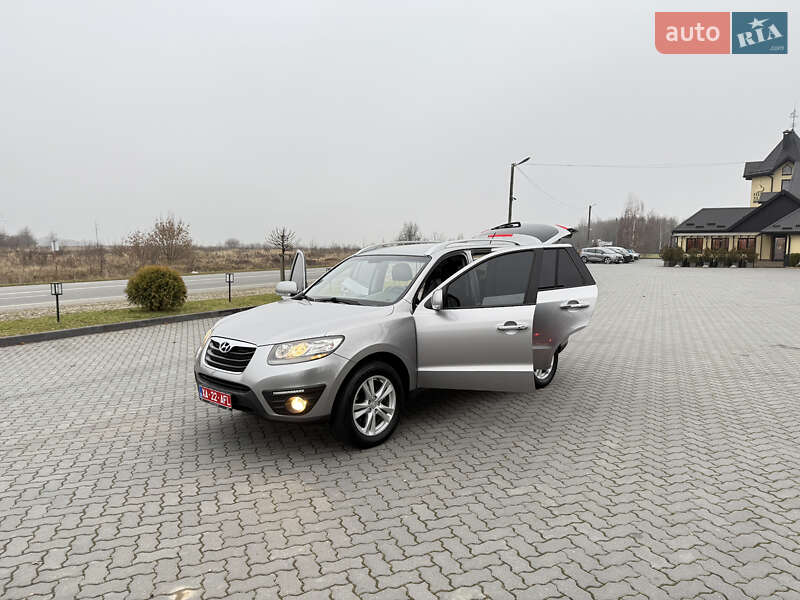 Внедорожник / Кроссовер Hyundai Santa FE 2011 в Коломые