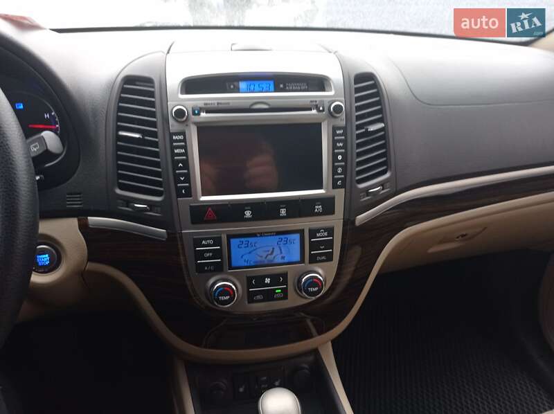 Внедорожник / Кроссовер Hyundai Santa FE 2011 в Виннице