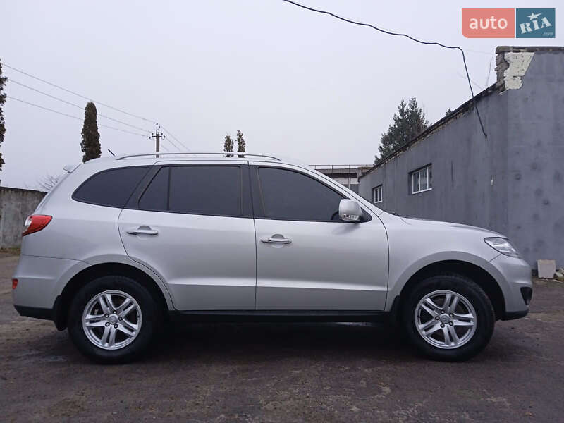 Внедорожник / Кроссовер Hyundai Santa FE 2011 в Березному