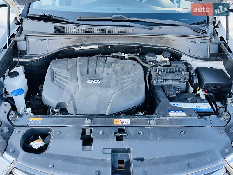 Внедорожник / Кроссовер Hyundai Santa FE 2016 в Киеве