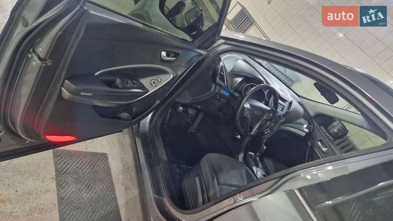 Внедорожник / Кроссовер Hyundai Santa FE 2012 в Харькове
