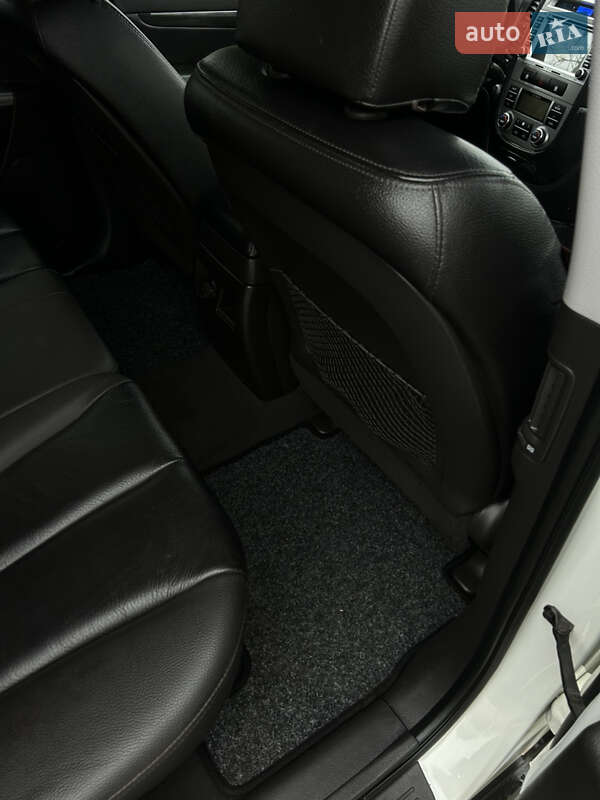 Внедорожник / Кроссовер Hyundai Santa FE 2011 в Коломые