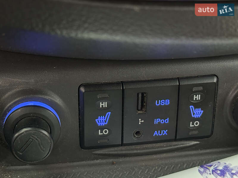 Позашляховик / Кросовер Hyundai Santa FE 2011 в Павлограді