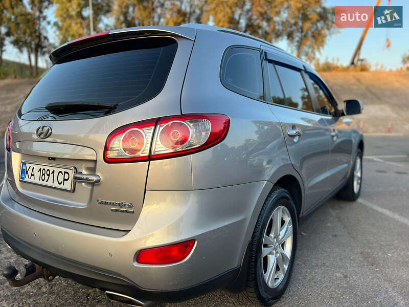 Внедорожник / Кроссовер Hyundai Santa FE 2011 в Киеве