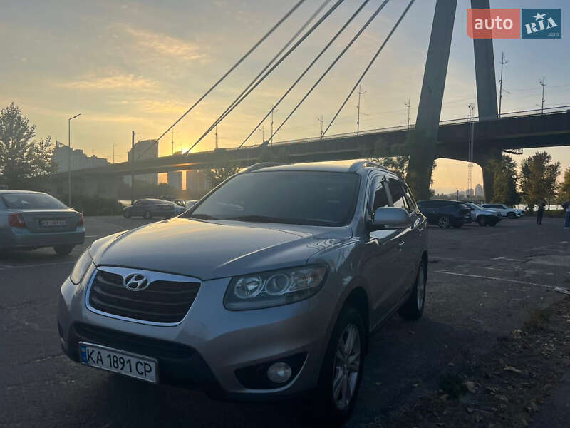Внедорожник / Кроссовер Hyundai Santa FE 2011 в Киеве