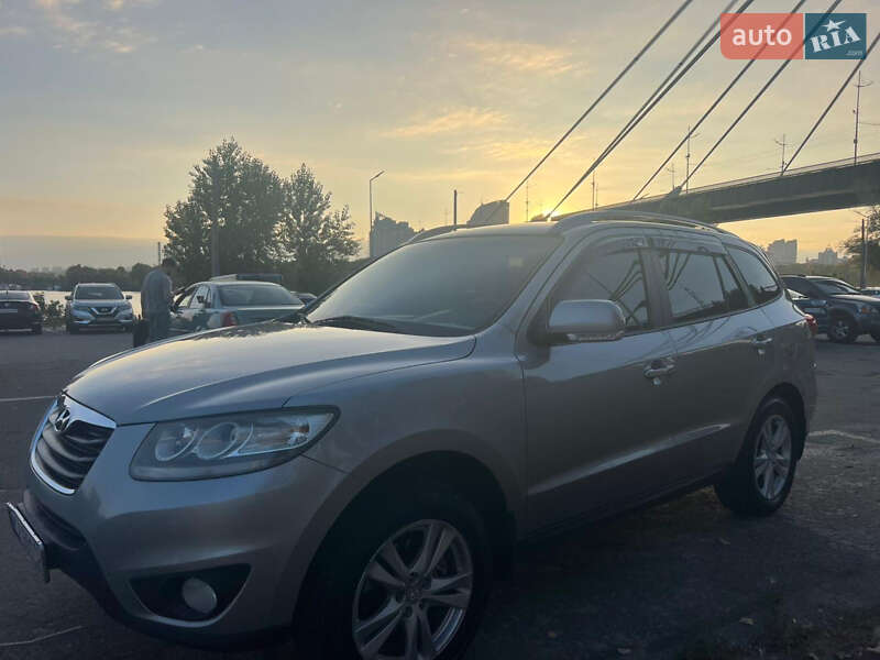 Внедорожник / Кроссовер Hyundai Santa FE 2011 в Киеве
