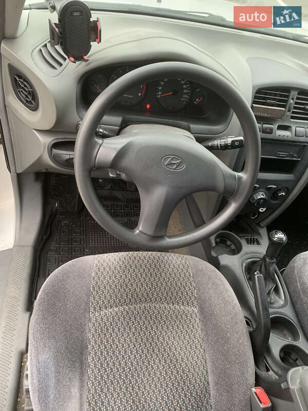 Внедорожник / Кроссовер Hyundai Santa FE 2003 в Киеве