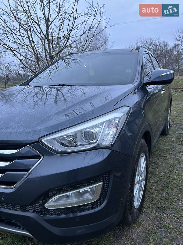 Внедорожник / Кроссовер Hyundai Santa FE 2013 в Ровно