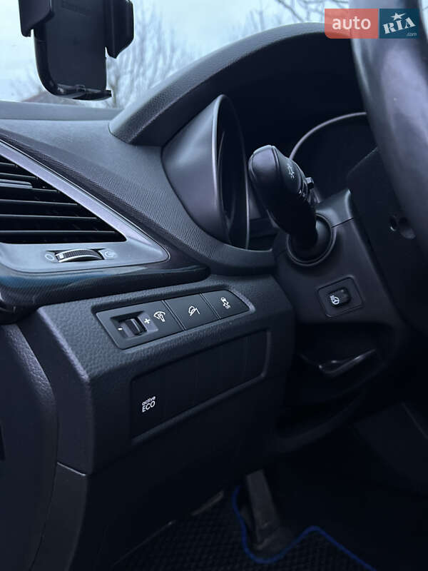 Внедорожник / Кроссовер Hyundai Santa FE 2013 в Ровно