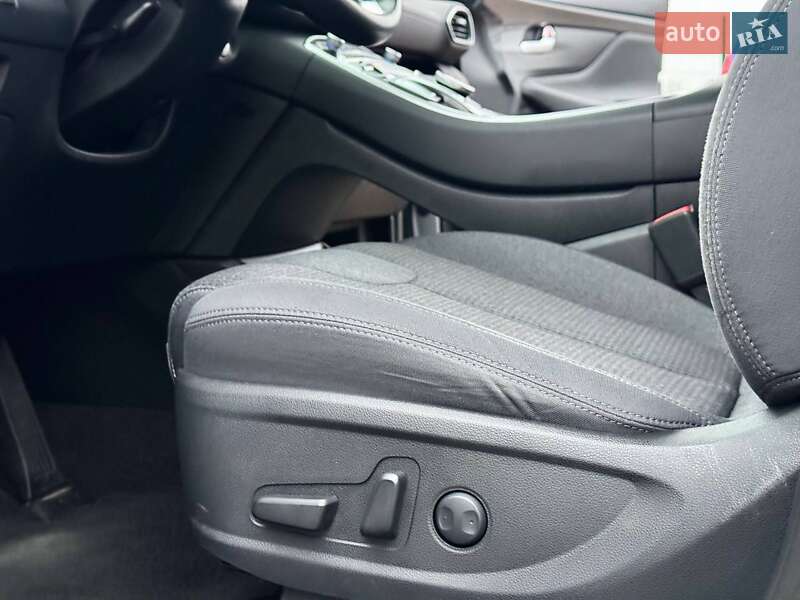 Внедорожник / Кроссовер Hyundai Santa FE 2023 в Киеве