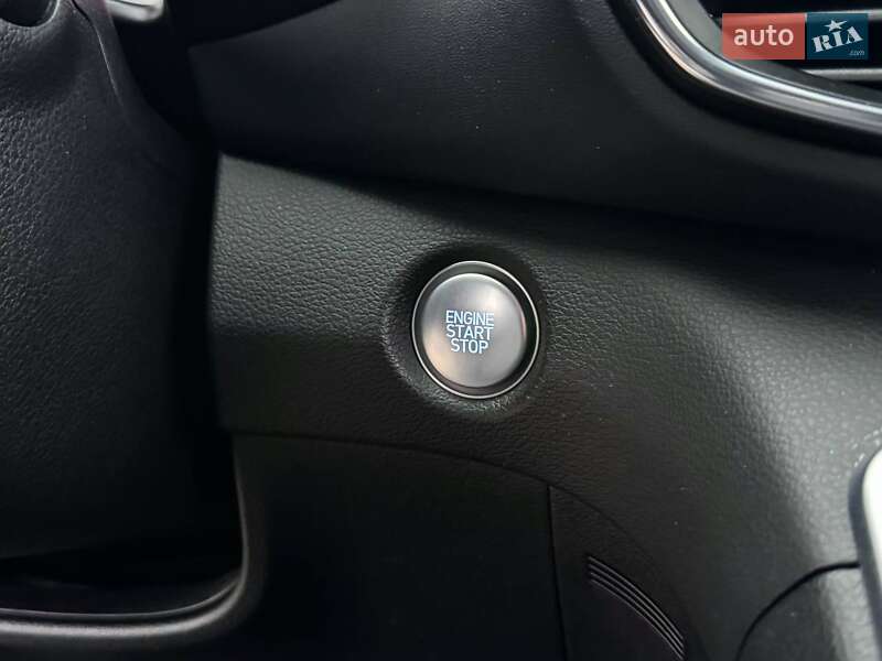 Внедорожник / Кроссовер Hyundai Santa FE 2023 в Киеве