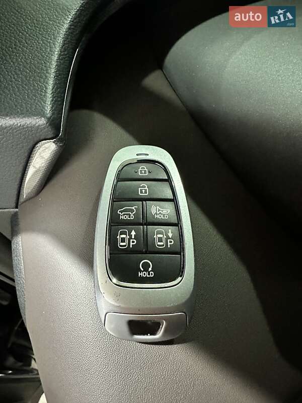 Внедорожник / Кроссовер Hyundai Santa FE 2021 в Киеве