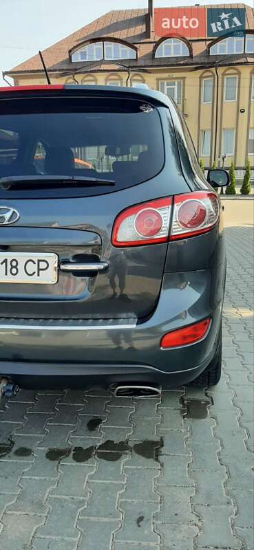 Позашляховик / Кросовер Hyundai Santa FE 2011 в Чернівцях