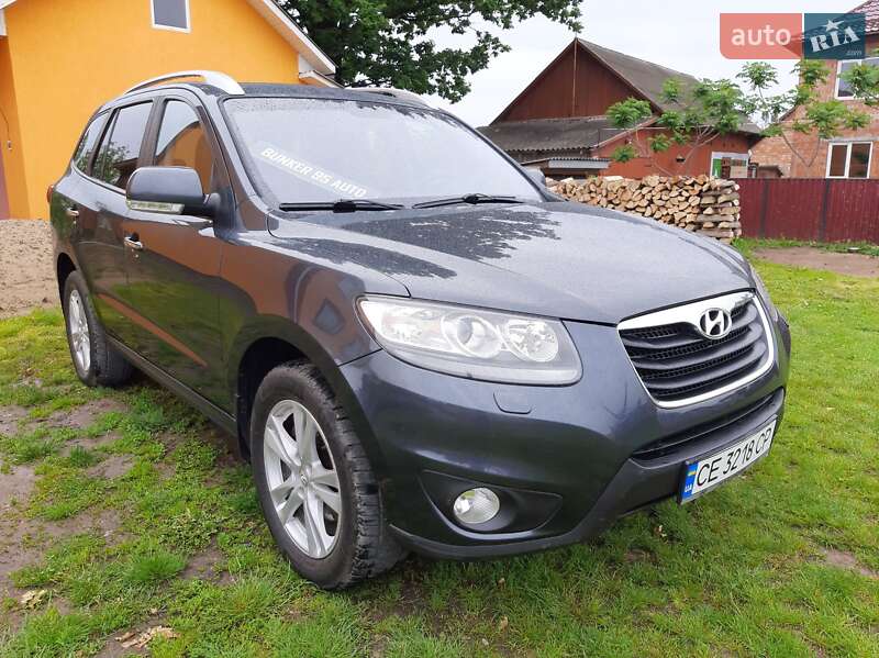Позашляховик / Кросовер Hyundai Santa FE 2011 в Чернівцях