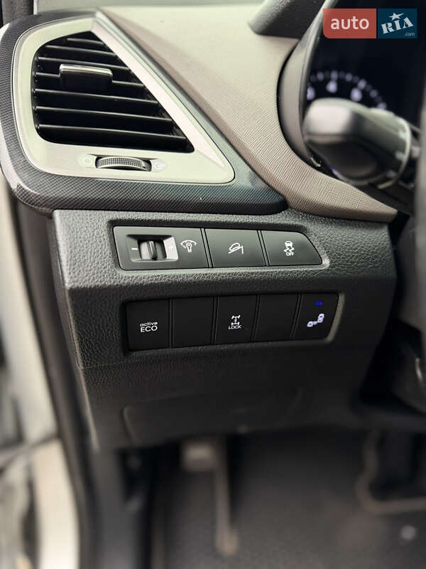 Внедорожник / Кроссовер Hyundai Santa FE 2013 в Запорожье