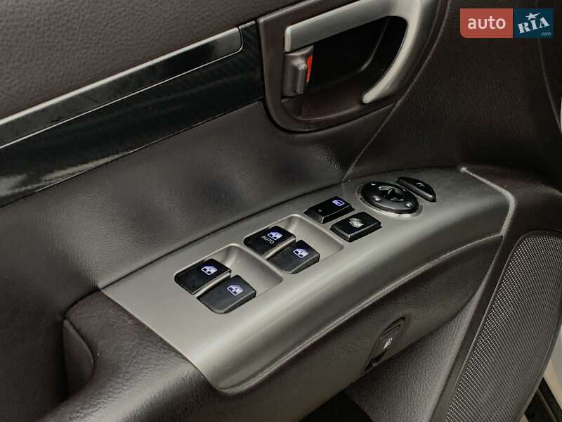 Внедорожник / Кроссовер Hyundai Santa FE 2011 в Бердичеве