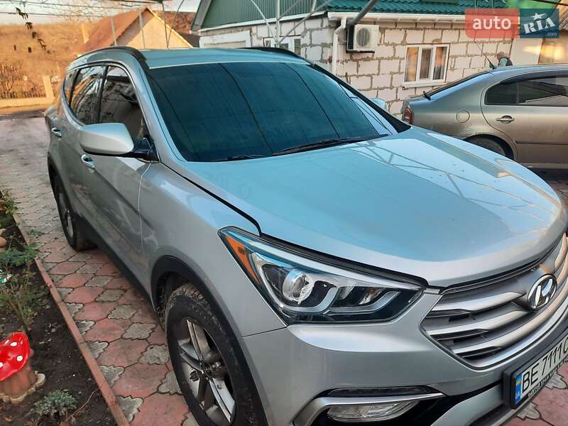 Внедорожник / Кроссовер Hyundai Santa FE 2016 в Врадиевке