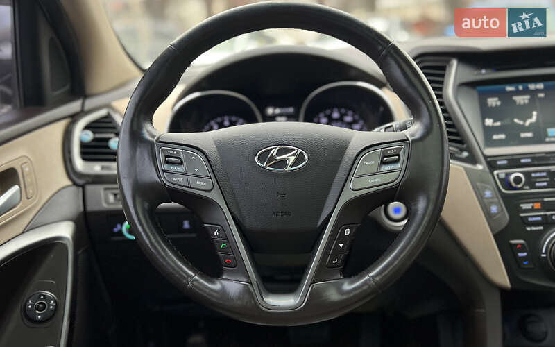 Позашляховик / Кросовер Hyundai Santa FE 2016 в Львові