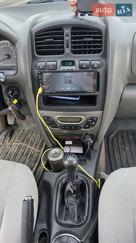 Внедорожник / Кроссовер Hyundai Santa FE 2004 в Хмельницком