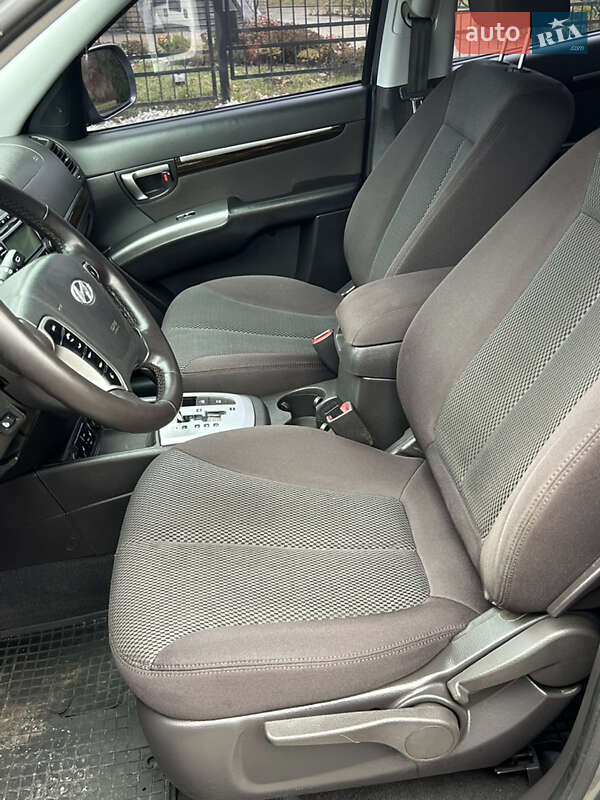 Позашляховик / Кросовер Hyundai Santa FE 2011 в Прилуках