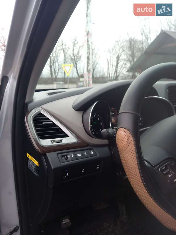 Позашляховик / Кросовер Hyundai Santa FE 2016 в Хмельницькому