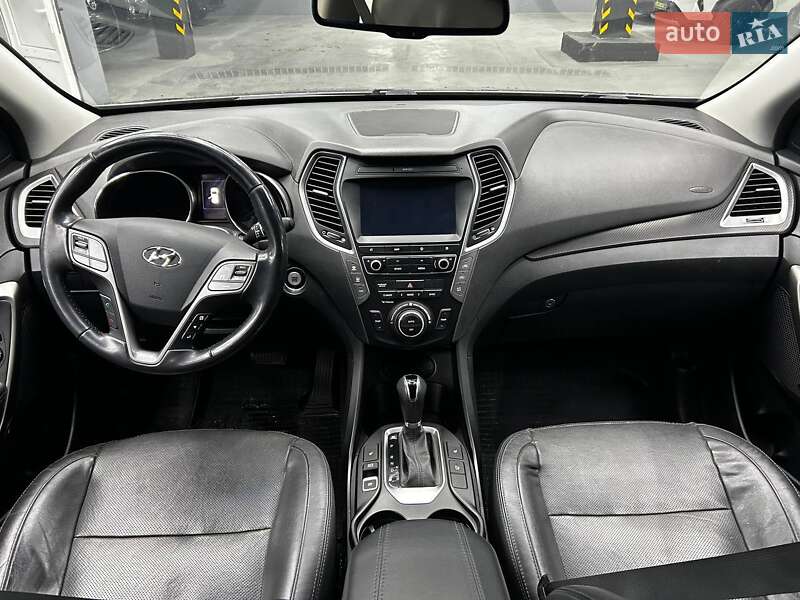Позашляховик / Кросовер Hyundai Santa FE 2015 в Чернівцях