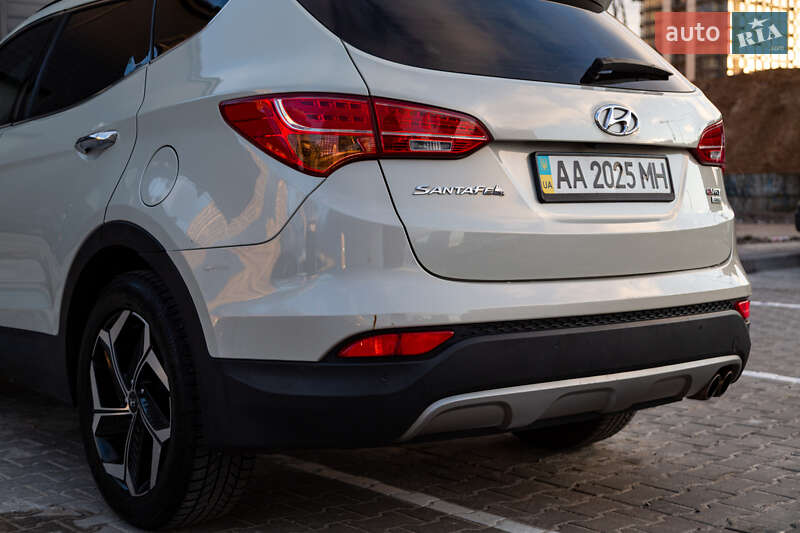 Позашляховик / Кросовер Hyundai Santa FE 2013 в Києві