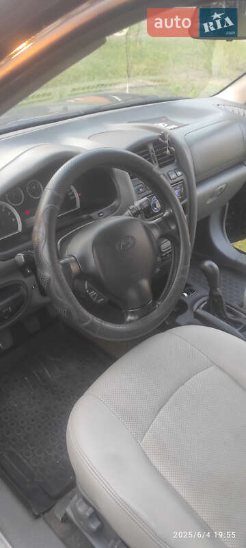 Позашляховик / Кросовер Hyundai Santa FE 2005 в Києві