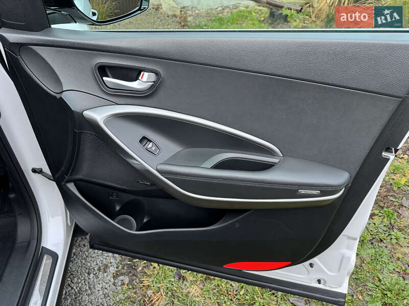 Позашляховик / Кросовер Hyundai Santa FE 2016 в Кам'янець-Подільському