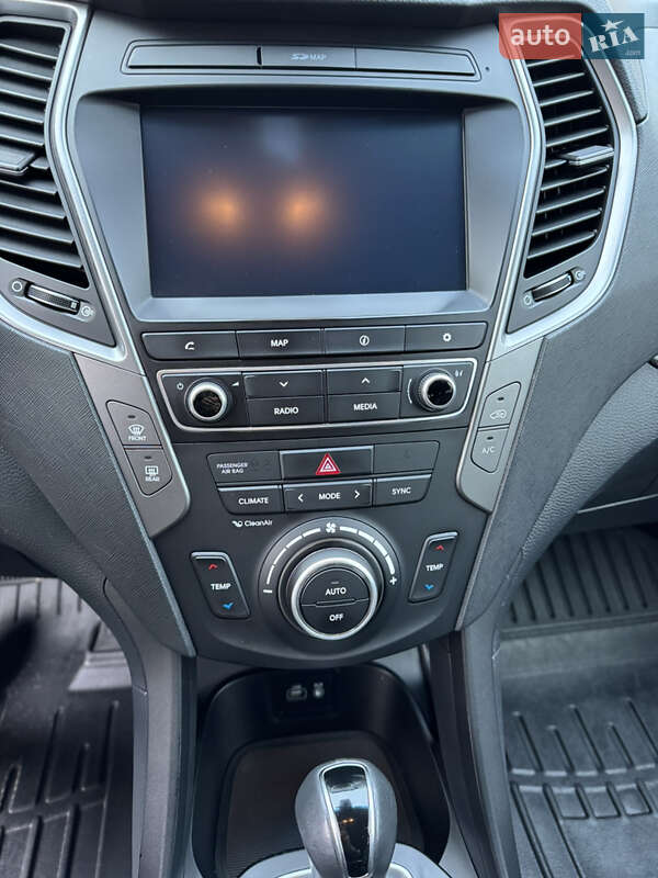 Позашляховик / Кросовер Hyundai Santa FE 2016 в Кам'янець-Подільському