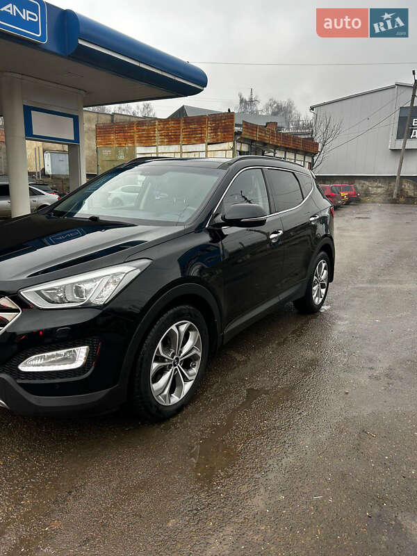 Позашляховик / Кросовер Hyundai Santa FE 2015 в Чернівцях