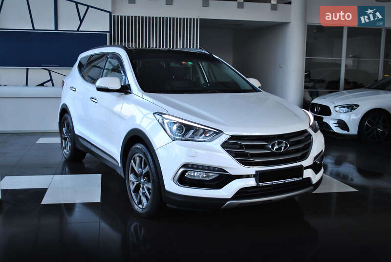 Позашляховик / Кросовер Hyundai Santa FE 2016 в Рівному