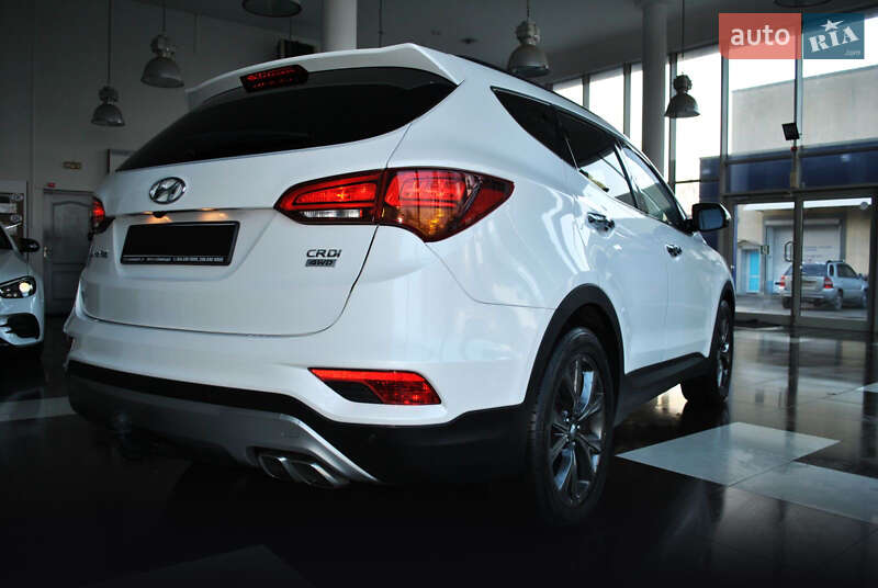 Позашляховик / Кросовер Hyundai Santa FE 2016 в Рівному