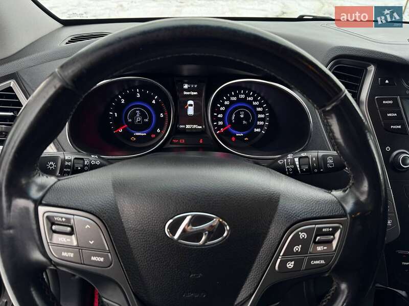 Внедорожник / Кроссовер Hyundai Santa FE 2013 в Киеве